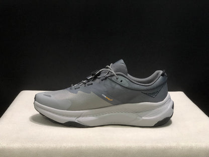 HOKA ONE ONE SKYFLOW