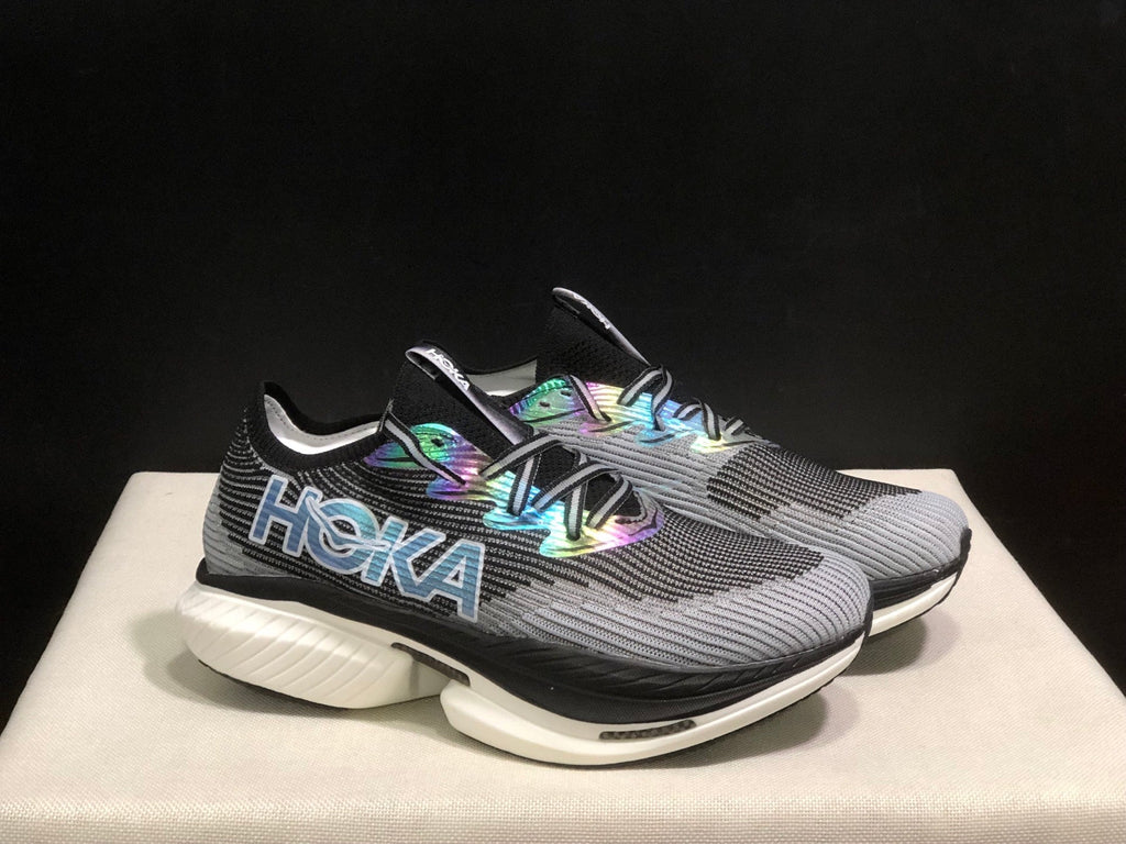 HOKA ONE ONE CIELO X1